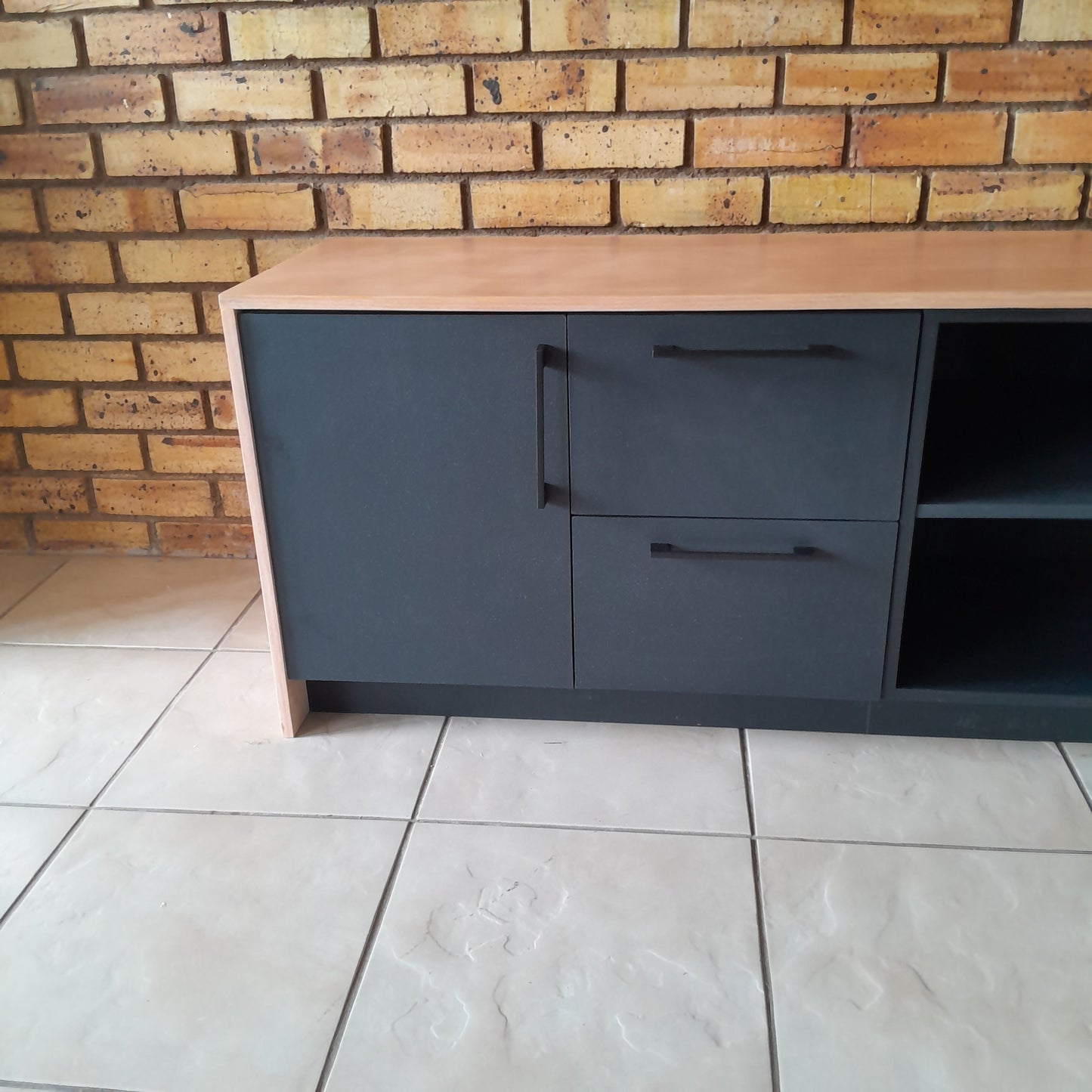 Magnus Okoume TV Stand Unit