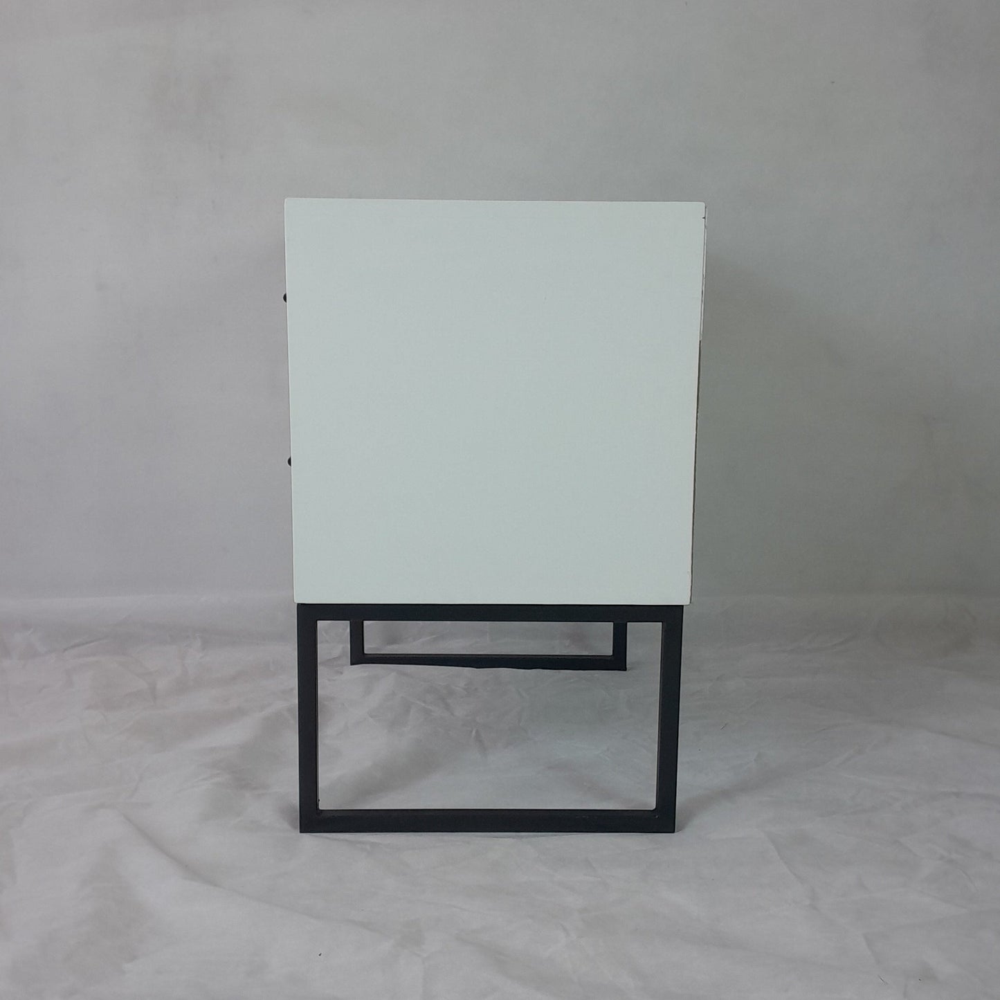 Lionel Ribbed Pedestal
