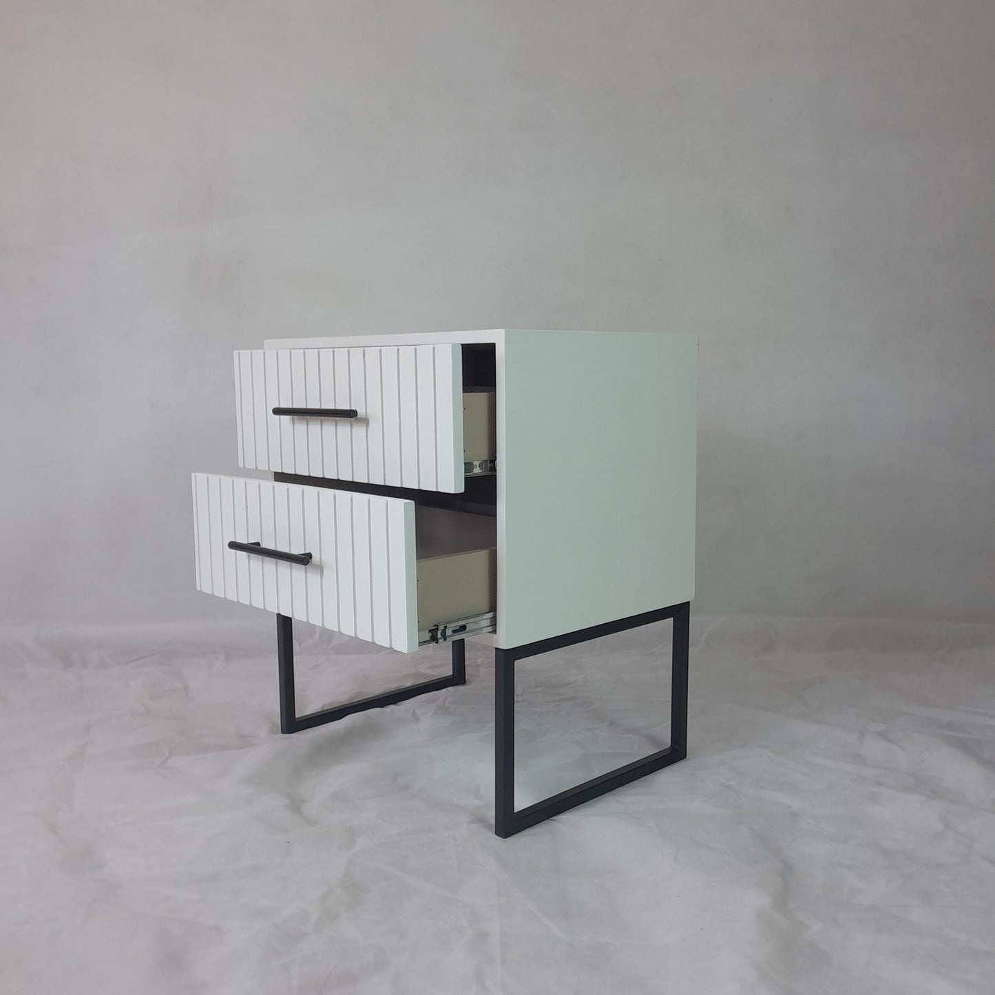 Lionel Ribbed Pedestal